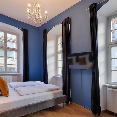 Homie Stay Am Marktplatz - Wohnen Im Historischen Balthasar-Neumann-Apartment Wurzburg Bagian luar foto